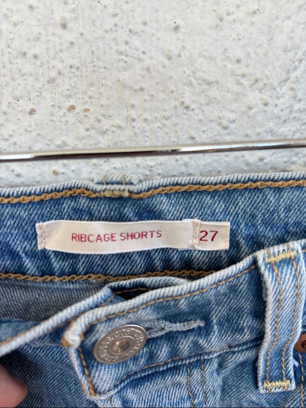 Levis Ribcage Classic High-Rise Denim Jean Shorts sz 27 - Picture 3 of 8